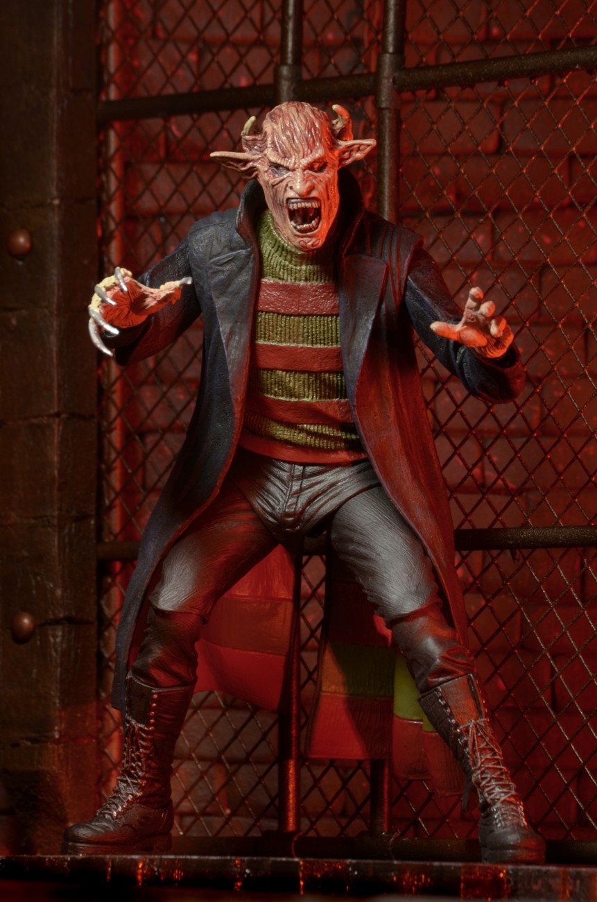 Nightmare On Elm Street Freddy Krueger Action Figure ➔